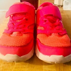 Little girl Nike’s